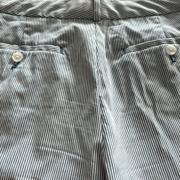 Banana Republic Seersucker 6” shorts - Picture 4 of 4